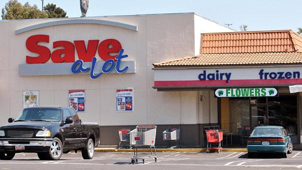 Supervalu doubled the interest in plans to retain in Save-A-Lot to 40%.